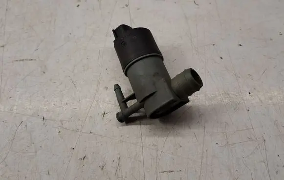 Toyota Verso Windscreen/windshield washer pump 853300F010