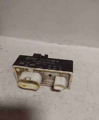 Skoda Fabia Mk1 (6Y) Coolant fan relay 1J0919506M 104400000