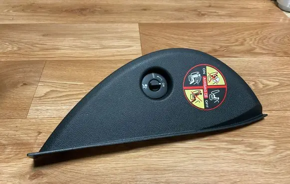 Renault Megane III Dashboard side end trim 689200005R PBG40352M 1004613