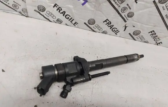 Citroen C4 I Picasso Fuel injector 0445110254