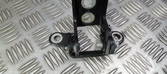 Opel Insignia A Rear door lower hinge ES03A046574