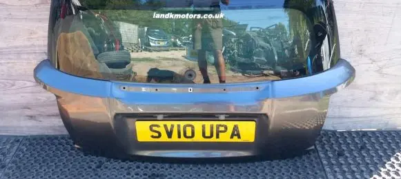 Toyota Urban Cruiser (XP110) Tailgate/trunk/boot lid