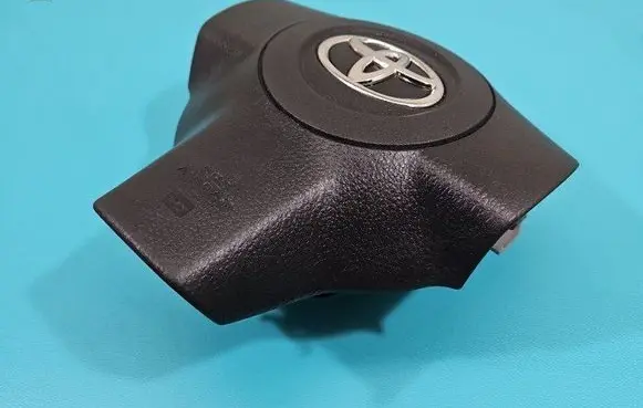 Steering wheel airbag