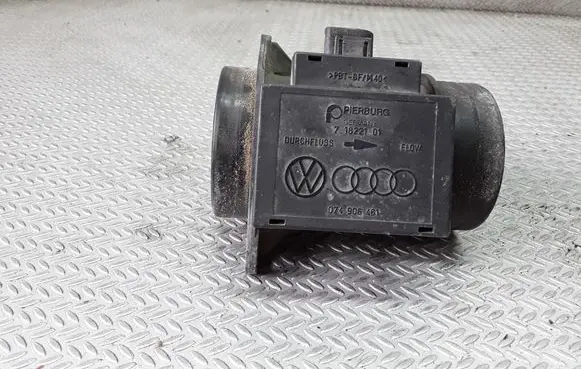 Audi A4 S4 B5 8D Mass air flow meter 074906461 71822101