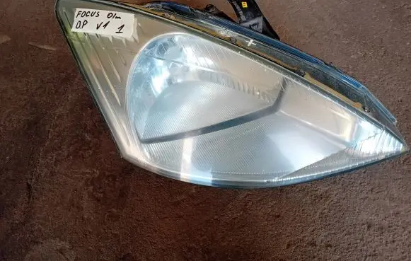 Ford Focus Headlight/headlamp