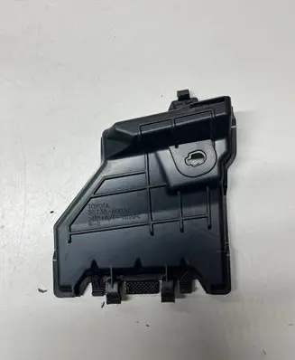 Toyota Land Cruiser (J150) Other engine bay part 5573860030