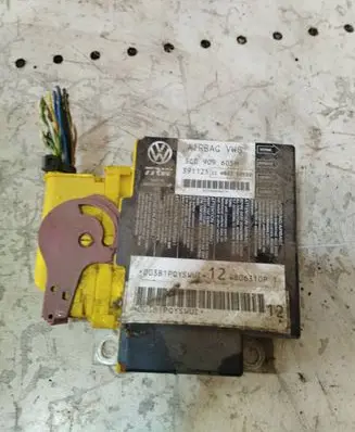 Volkswagen PASSAT B6 Airbag control unit/module 3C0909605M 391125 11H031S2522