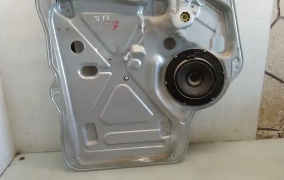 Volkswagen Transporter - Caravelle T6 Front door electric window regulator E038223009A