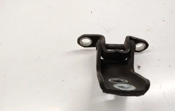 Nissan Qashqai Front door upper hinge 