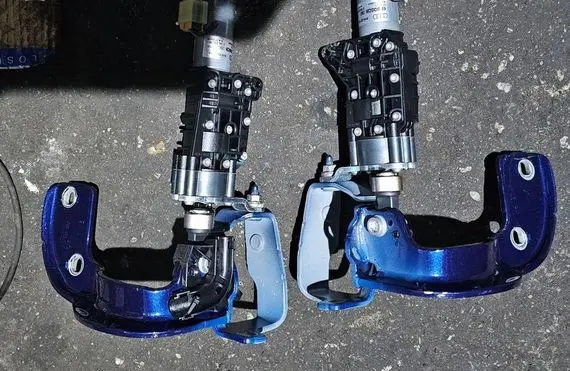 Audi A4 S4 B9 8W Tailgate hinge brak