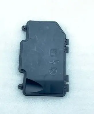 Mercedes-Benz S C217 Fuse box cover A2225400082