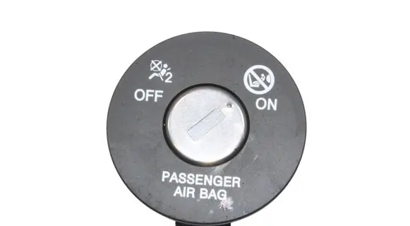 KIA Sportage Passenger airbag on/off switch 