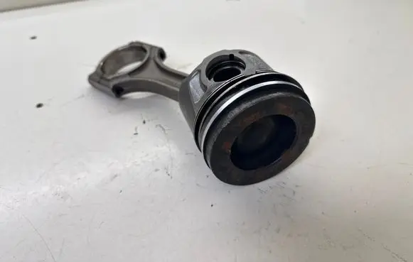 Peugeot 4007 Piston with connecting rod 9688245380