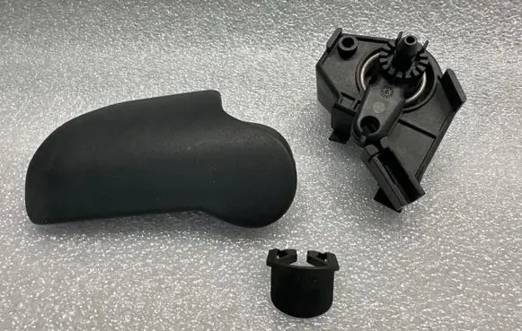 Engine bonnet (hood) release handle