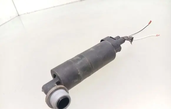 Toyota Avensis T270 Headlight washer pump 051208
