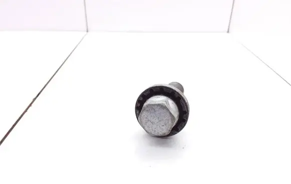 Volvo XC90 Nuts/bolts 