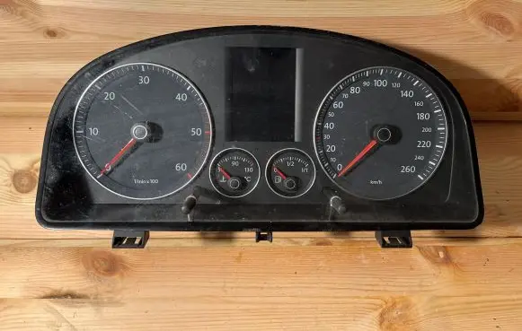 Volkswagen Touran I Speedometer (instrument cluster) 1T0920872F V0011000 VWZ770E7063044