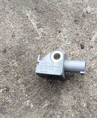 Mercedes-Benz C W204 Airbag deployment crash/impact sensor A2048201985