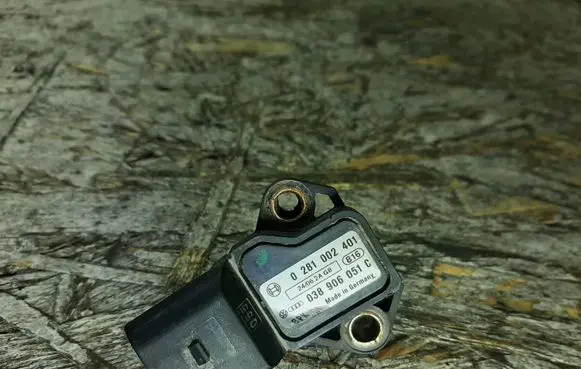 Skoda Octavia Mk2 (1Z) Air pressure sensor 0281002401