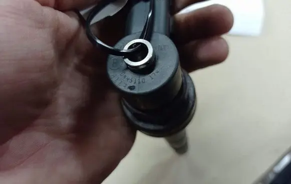 Opel Astra H Fuel injector 0445110174