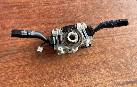 Mazda 6 Wiper turn signal indicator stalk/switch 0731C77