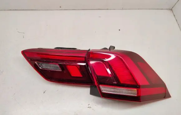 Volkswagen Tiguan Rear/tail lights 5NA945094F