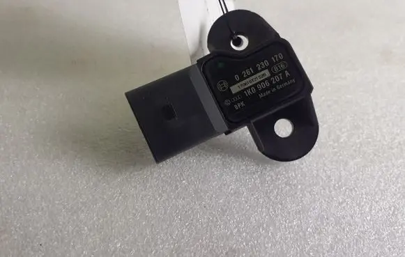 Volkswagen Tiguan Air pressure sensor 1K0906207A 0261230170