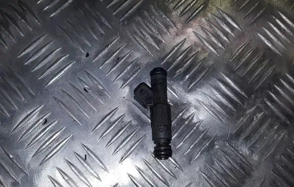 BMW X5 E53 Fuel injector 1707843 0280155823