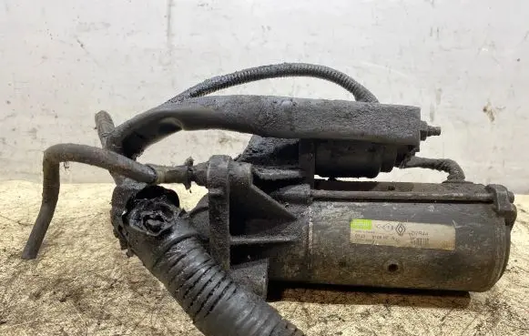 Renault Trafic II (X83) Starter motor 7700116260 D7R44