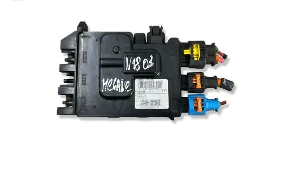 Renault Megane III Battery control module 243800010R