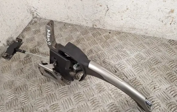 Toyota Auris 150 Hand brake release handle 4620102260B0 11319482