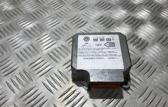 Volkswagen Golf III Airbag control unit/module 6n0909603 5wk4137