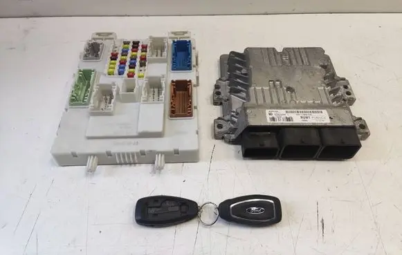 Ford Focus Engine ECU kit and lock set BV6112A650DDB J38AC DV6T14A073
