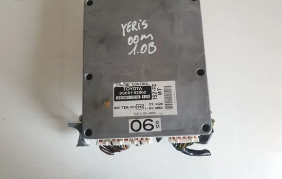 Toyota Yaris Engine control unit/module 8966152060