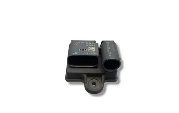 Toyota RAV 4 (XA30) Glow plug pre-heat relay A6519005502 A651900551 12351000591