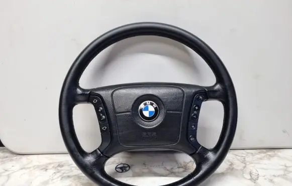 BMW 5 E39 Steering wheel 1095799 101057 8363700