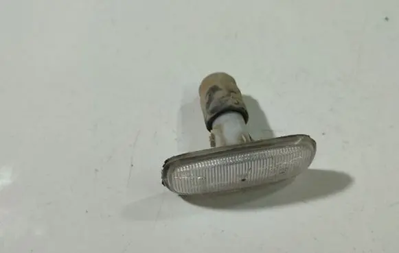 Audi A6 S6 C5 4B Front fender indicator light 