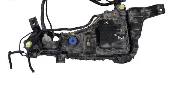 Peugeot 5008 II AdBlue liquid reservoir 9813819480