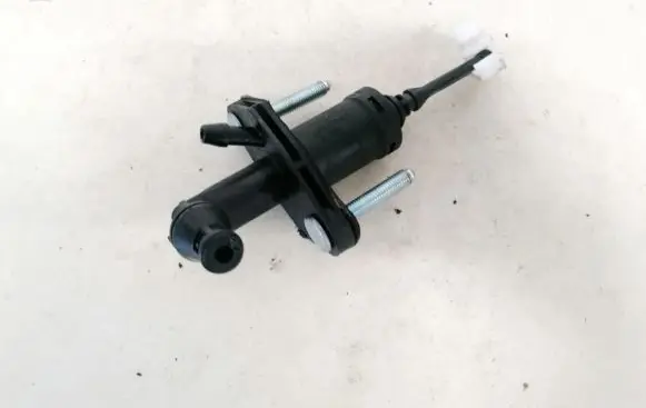 Chevrolet Orlando Clutch master cylinder kg1504241 kg15042.4.1