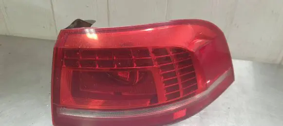 Volkswagen PASSAT B7 Rear/tail lights 179816