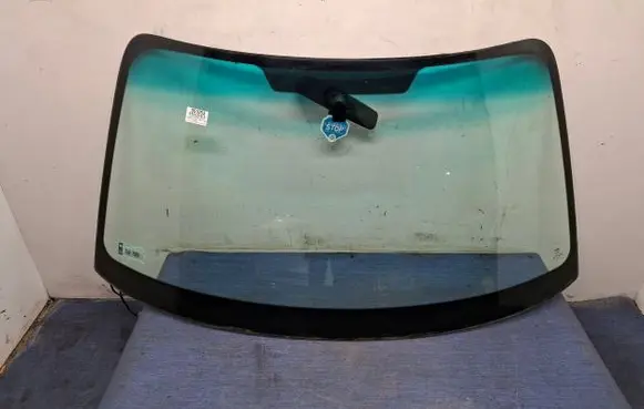 Subaru Forester SG Front windscreen/windshield window 