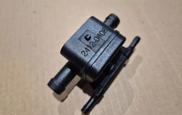 Porsche Macan (95B) Fuel pressure sensor ABS400KPA 24120408 67R01