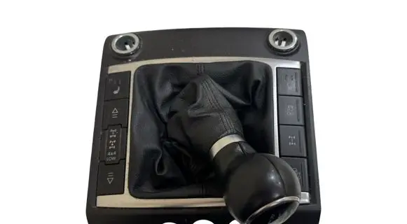 Volkswagen Amarok Gear lever shifter trim leather/knob 2H0863681