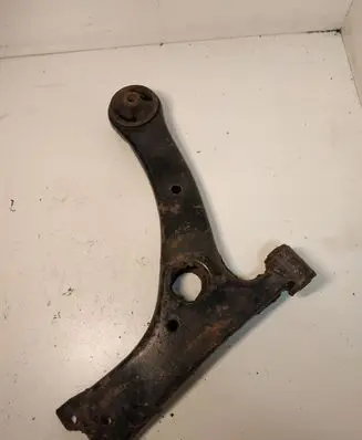 Toyota Avensis T250 Front lower control arm/wishbone
