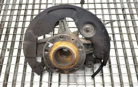 Peugeot 308 Front wheel hub spindle knuckle
