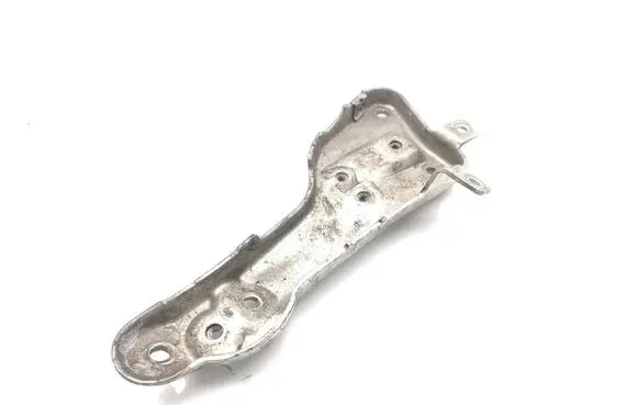 Mercedes-Benz E AMG W212 Engine mounting bracket A6510901041