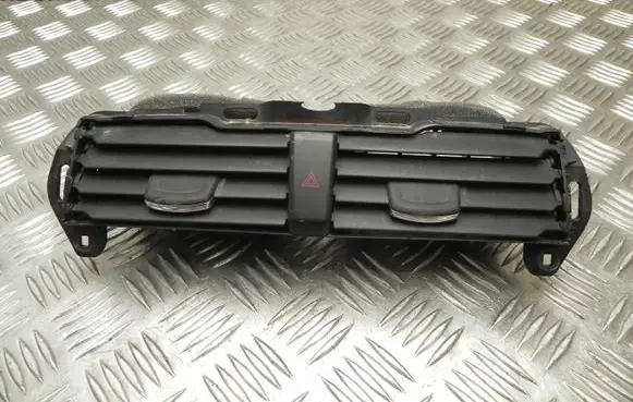Ford Fusion Rear air vent grill DS7319K617ATW T7350