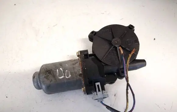 Nissan Primera Front door window regulator motor 400714t2