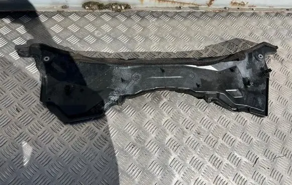 Land Rover Range Rover Sport L461 Other engine bay part M8E210B812AE