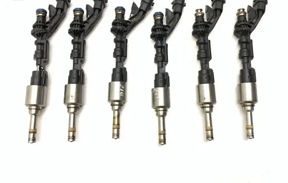 Jaguar XJ X351 Fuel injectors set 8W939F593AD